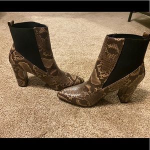 Vintage Havana snake skin heels